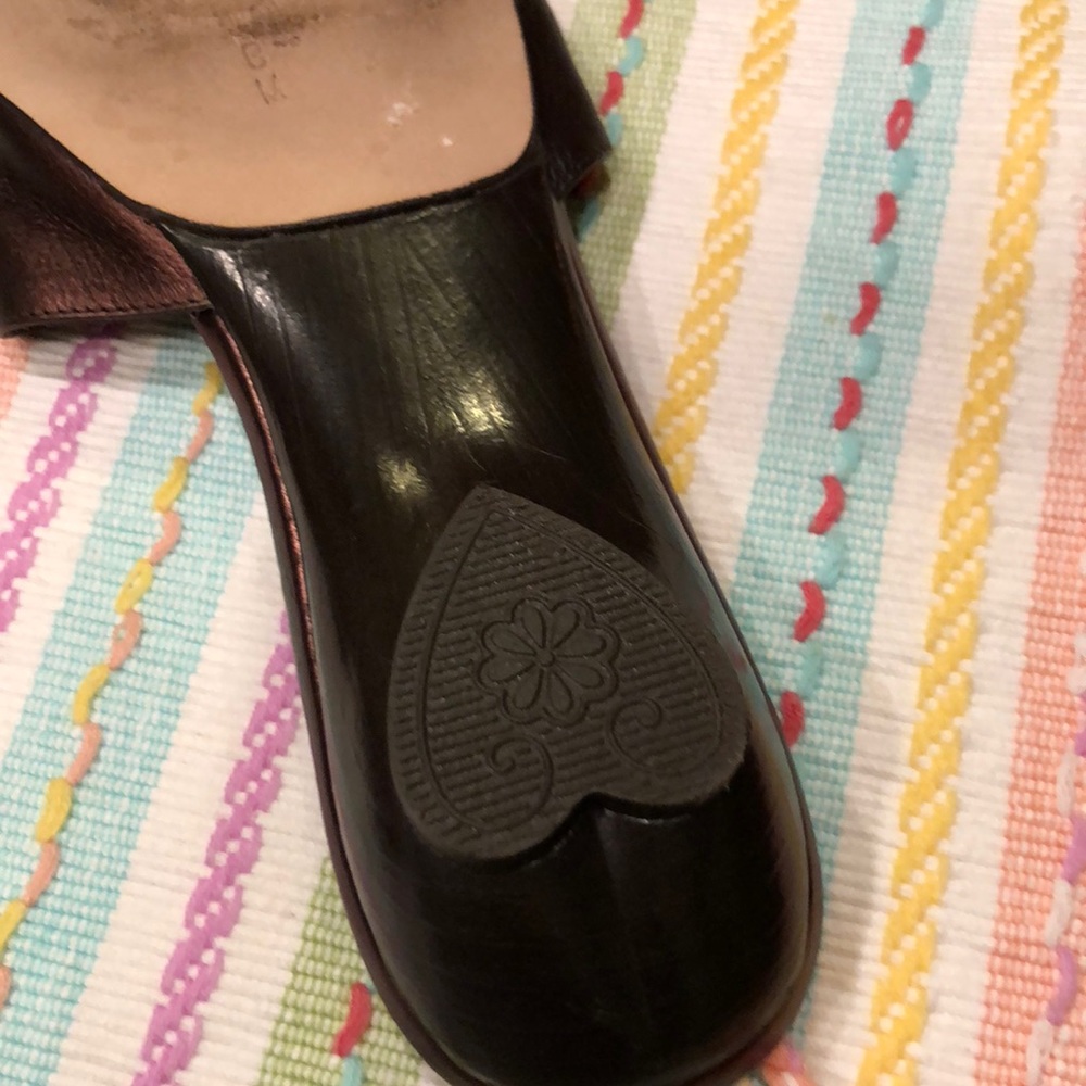 Brighton Dressy Sandals - Picture 3 of 3